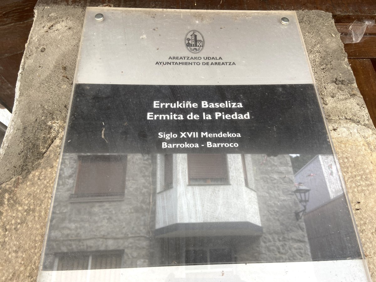 Errukiñe Ermita. Areatza