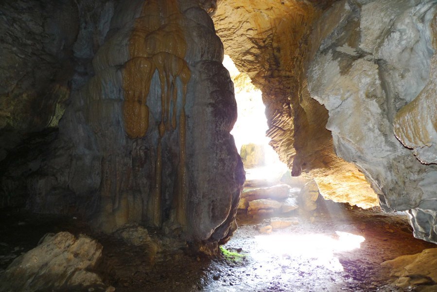 Sarrera barru aldetik ikusita