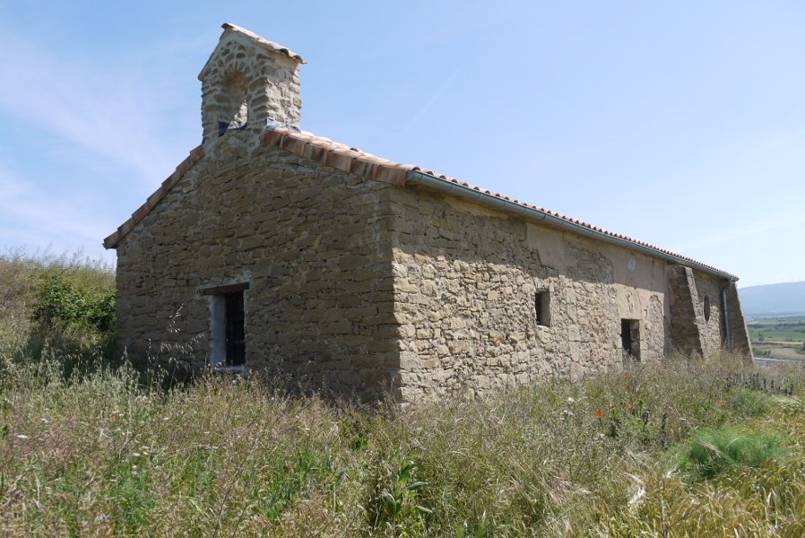 San Lorentzo ermita Obanos aldean