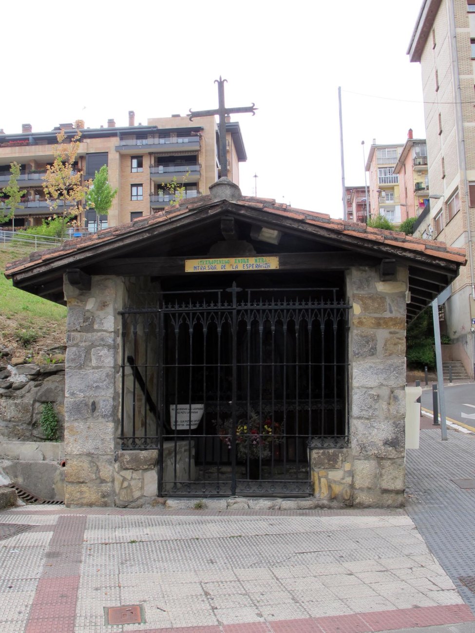 Itxaropeneko Andra Maria ermita Uribarri auzoan