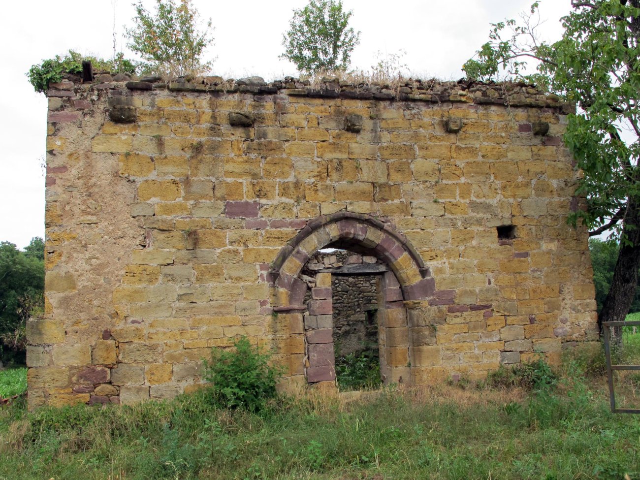 San Juan Bautista ermitaren paretak Donazaharren