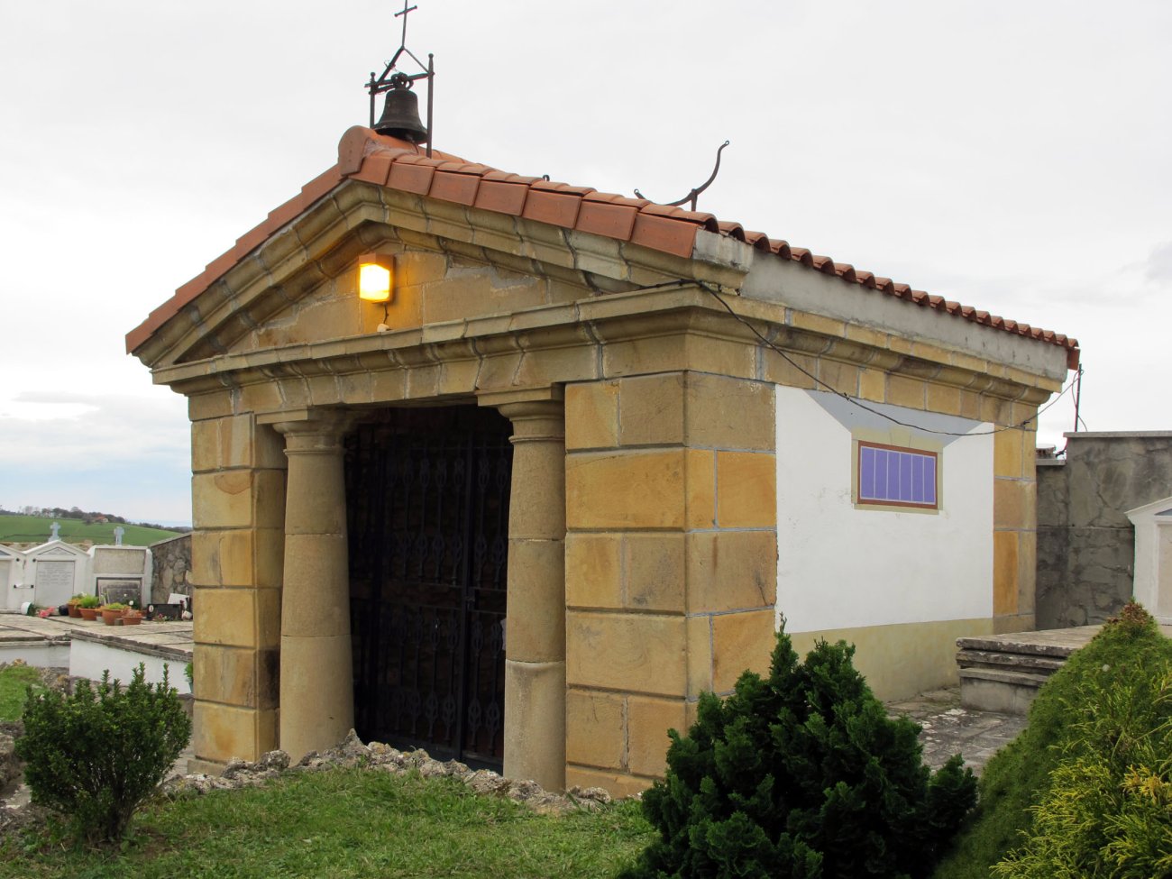 Santa Krutz ermita Aiako hilerrian