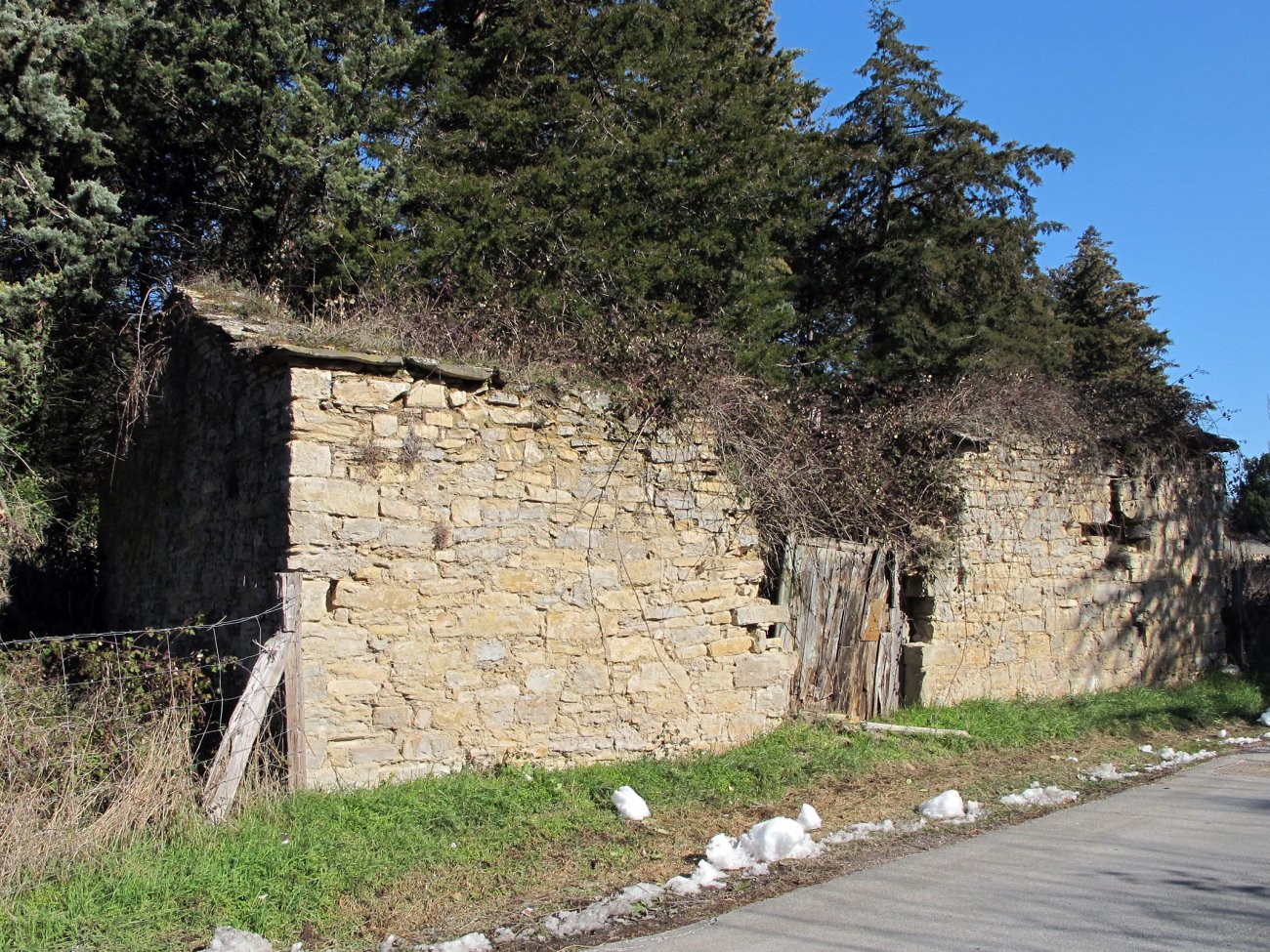 Santa Eufemia ermitaren paretak