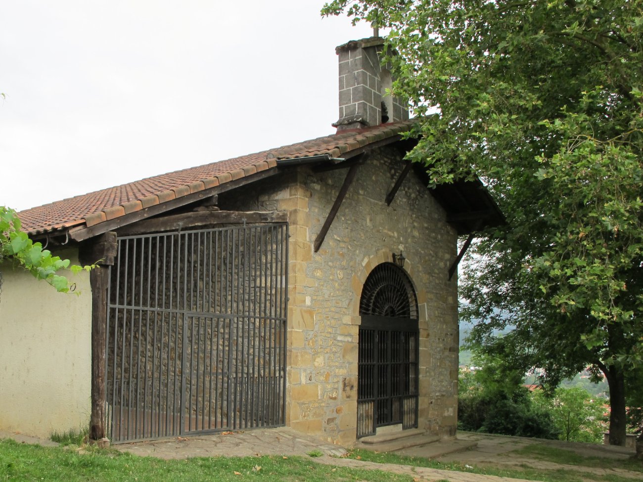 San Pantaleon ermita, Zalla