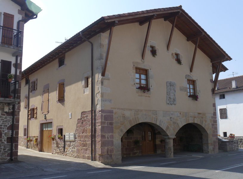 Arretxea jauregia, Oronoz-Mugairi