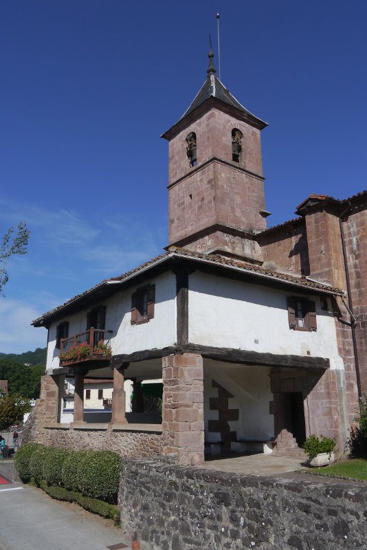 Santa Kruz eliza, Elbete