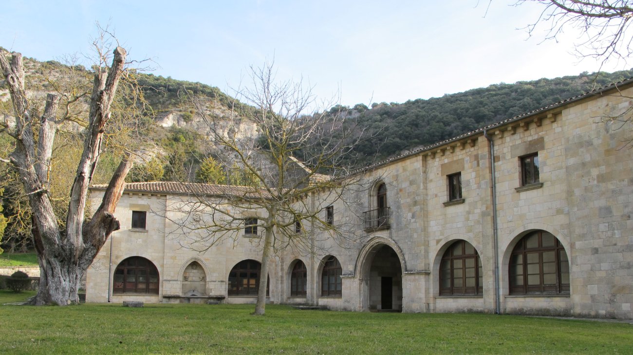 Irantzu monastegia, Abartzuza