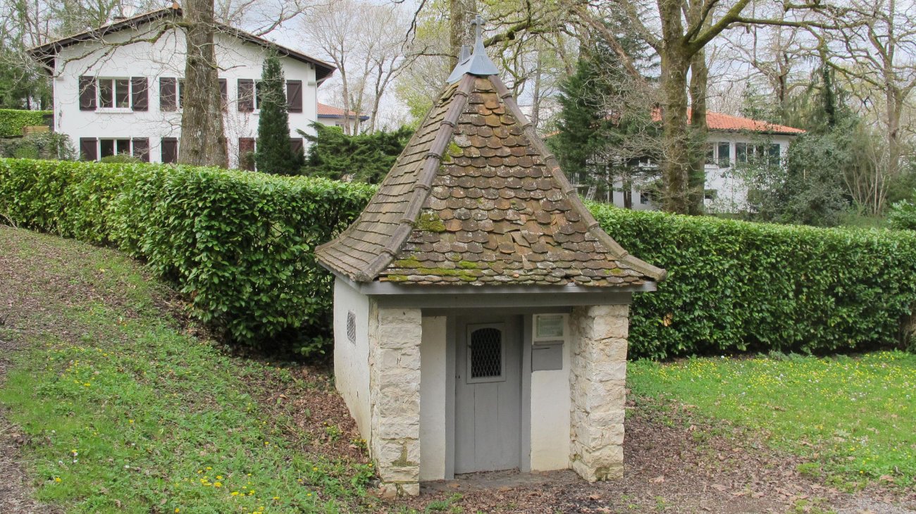 Amabirjinaren ermita, Leuntze