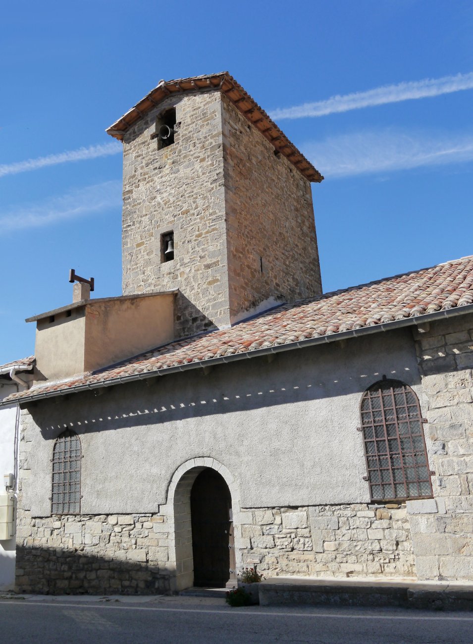 San Esteban eliza, Gorza