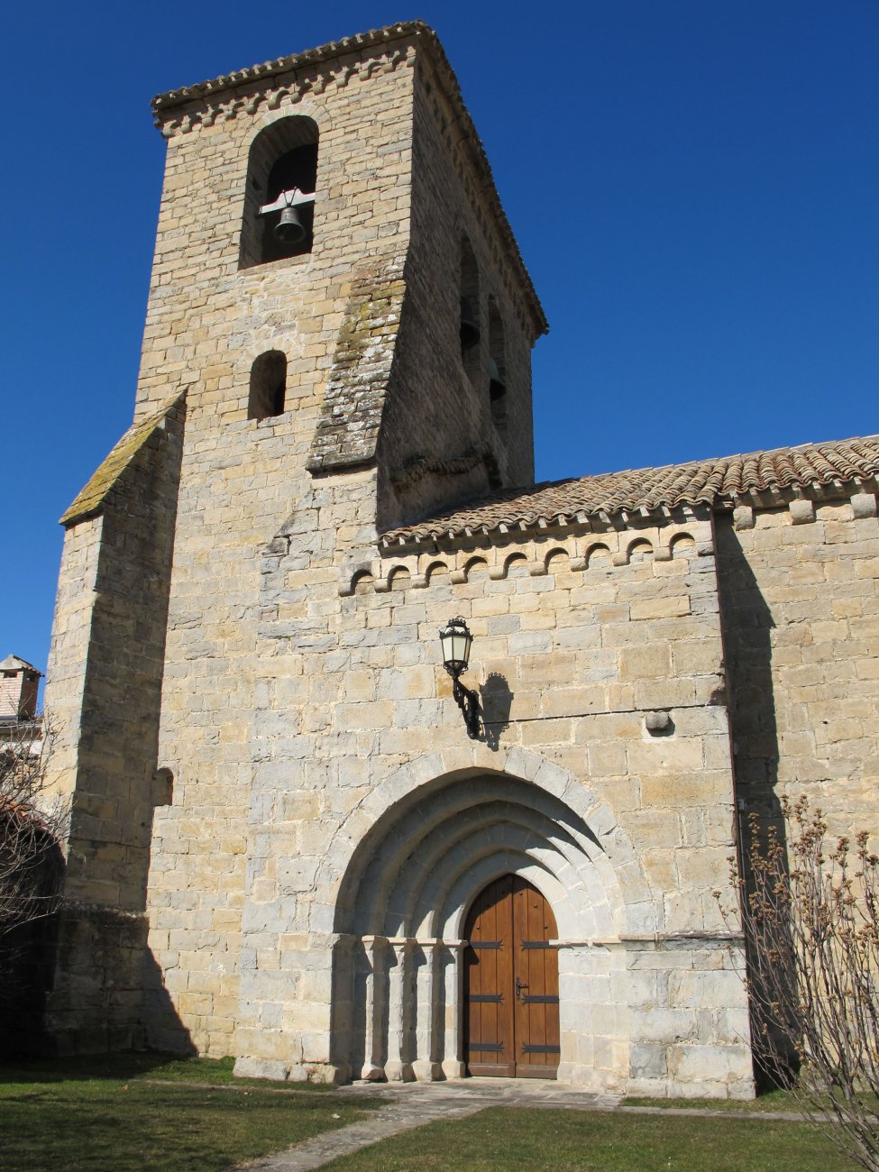 San Martin eliza, Egues