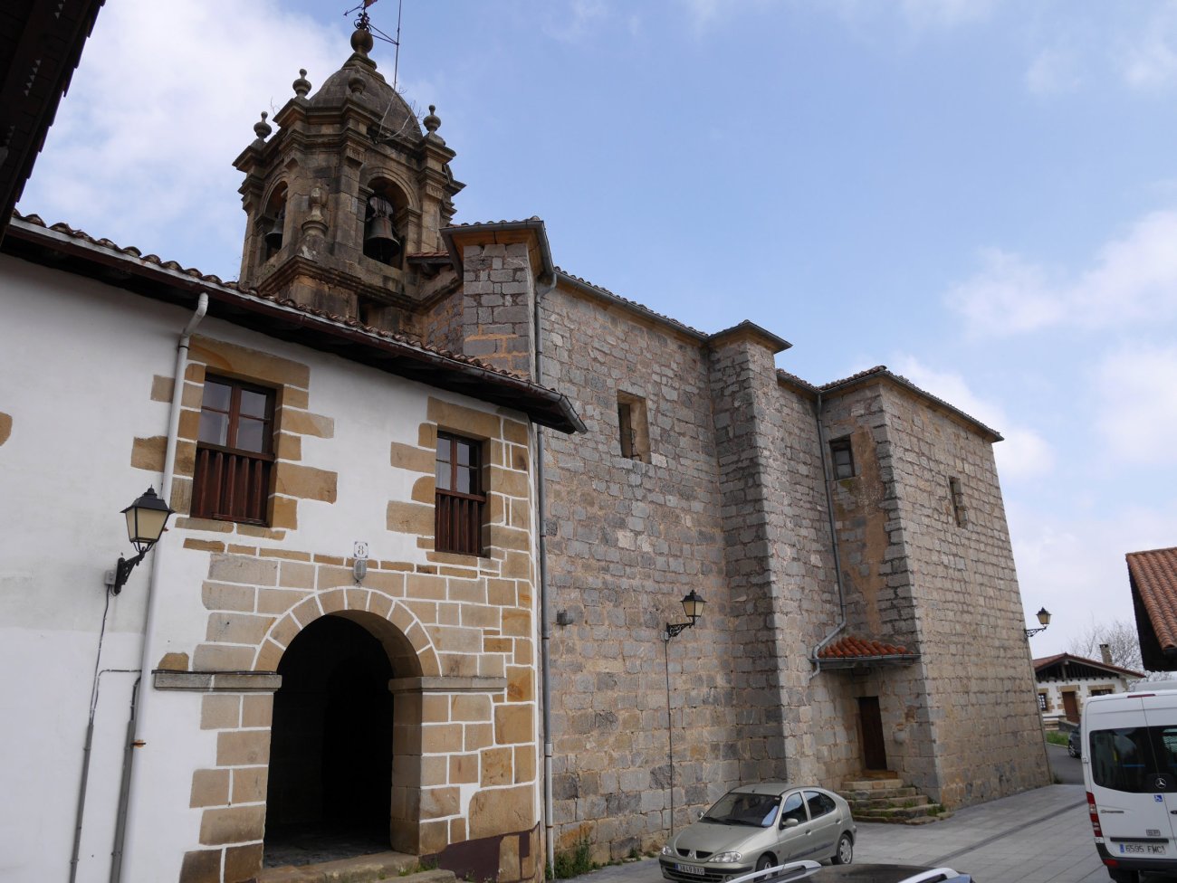 San Migel eliza, Laurgain