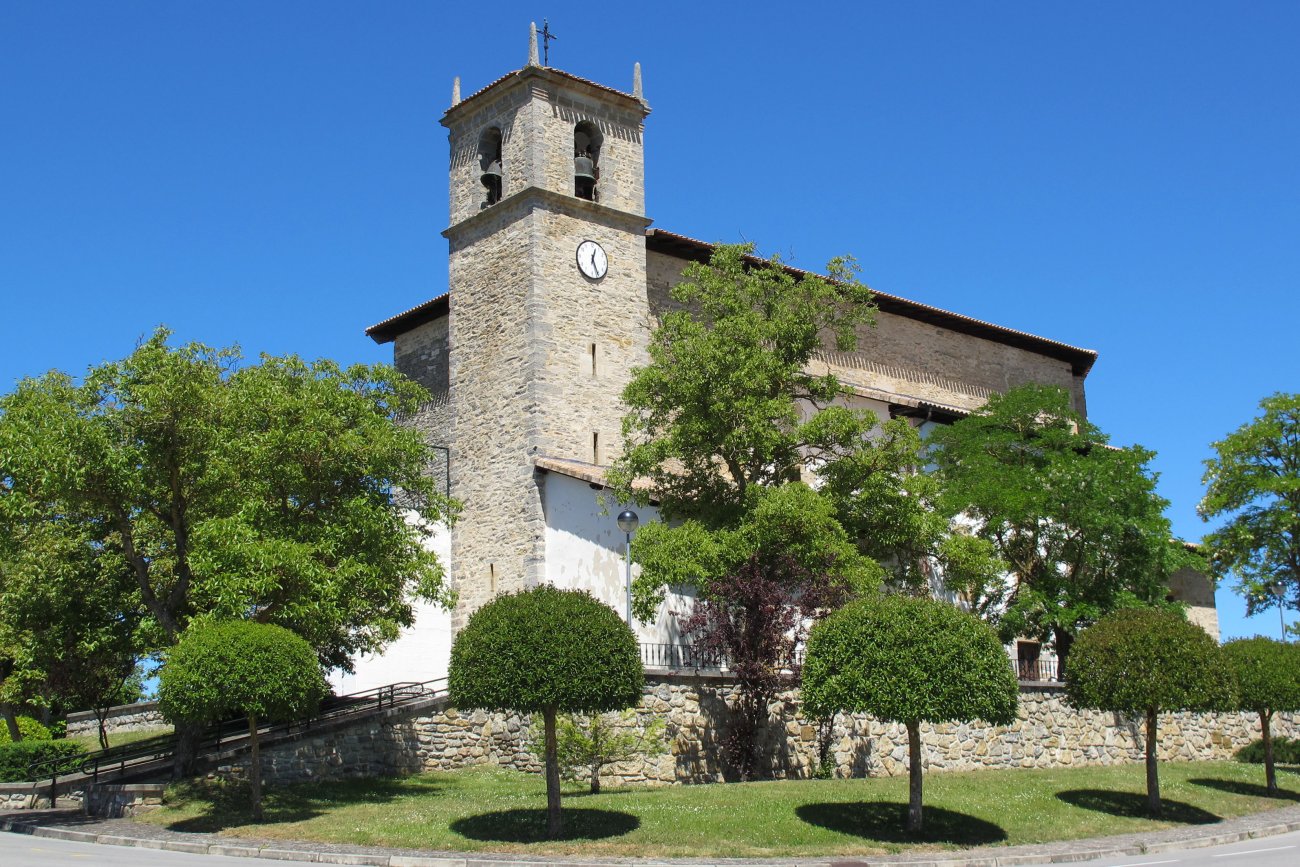 San Martin eliza, Apodaka