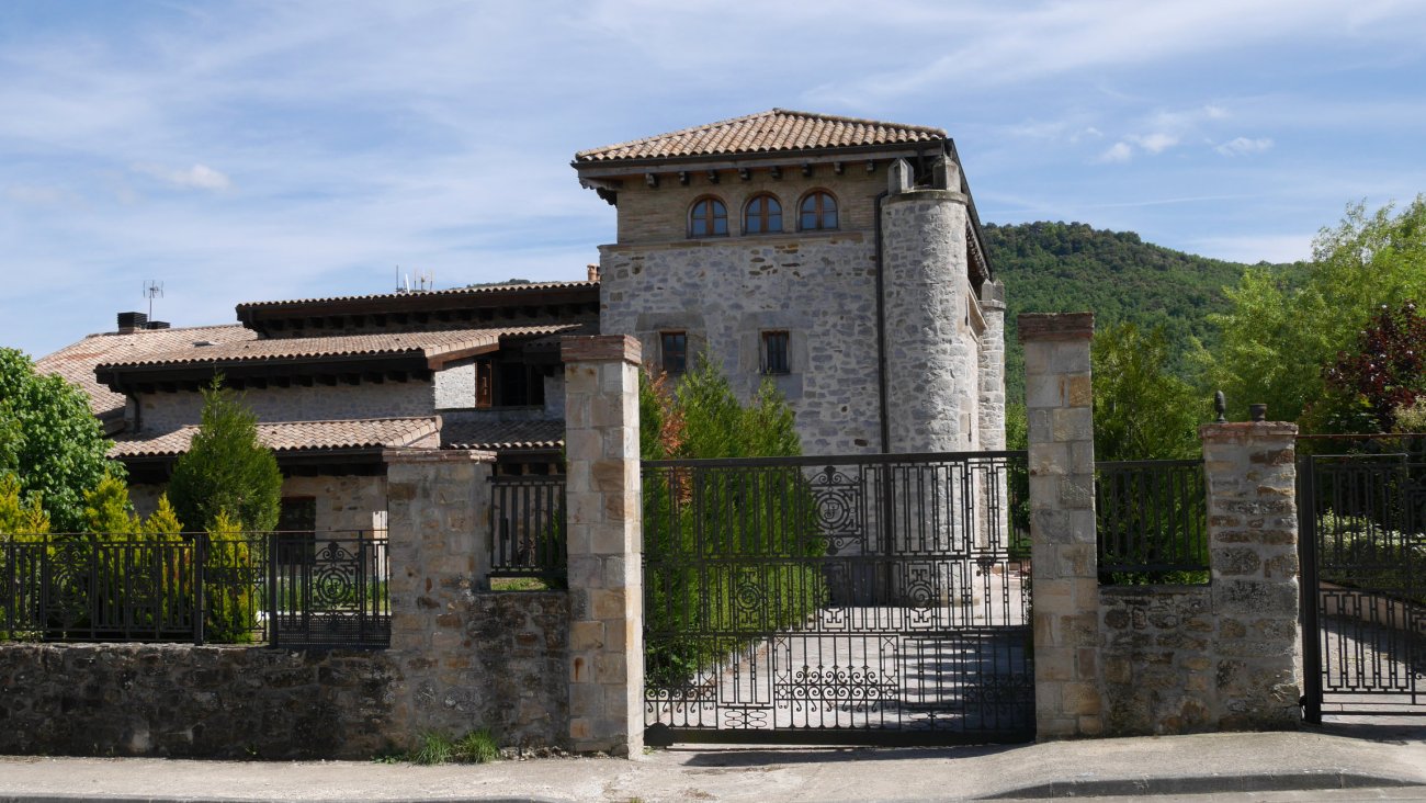 Isasmendi jauregia, Ozaeta