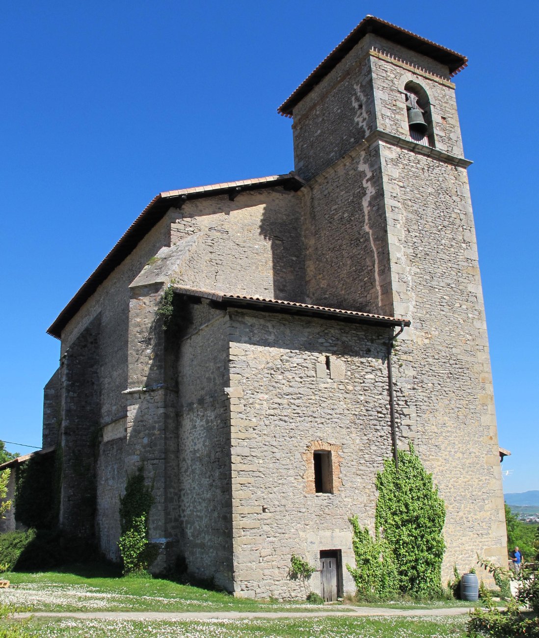 San Andres eliza, Letona