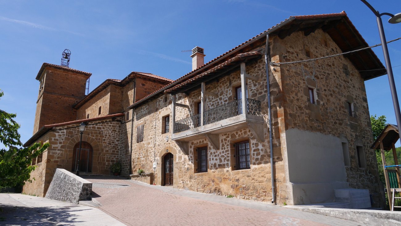 Eliza eta elizetxea, Eltzaburu