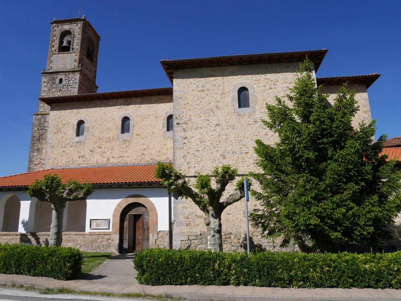 San Martin eliza, Auza