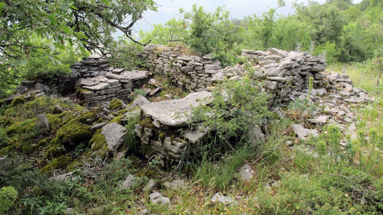 Santa Cruz ermitaren hondakinak, Arteta