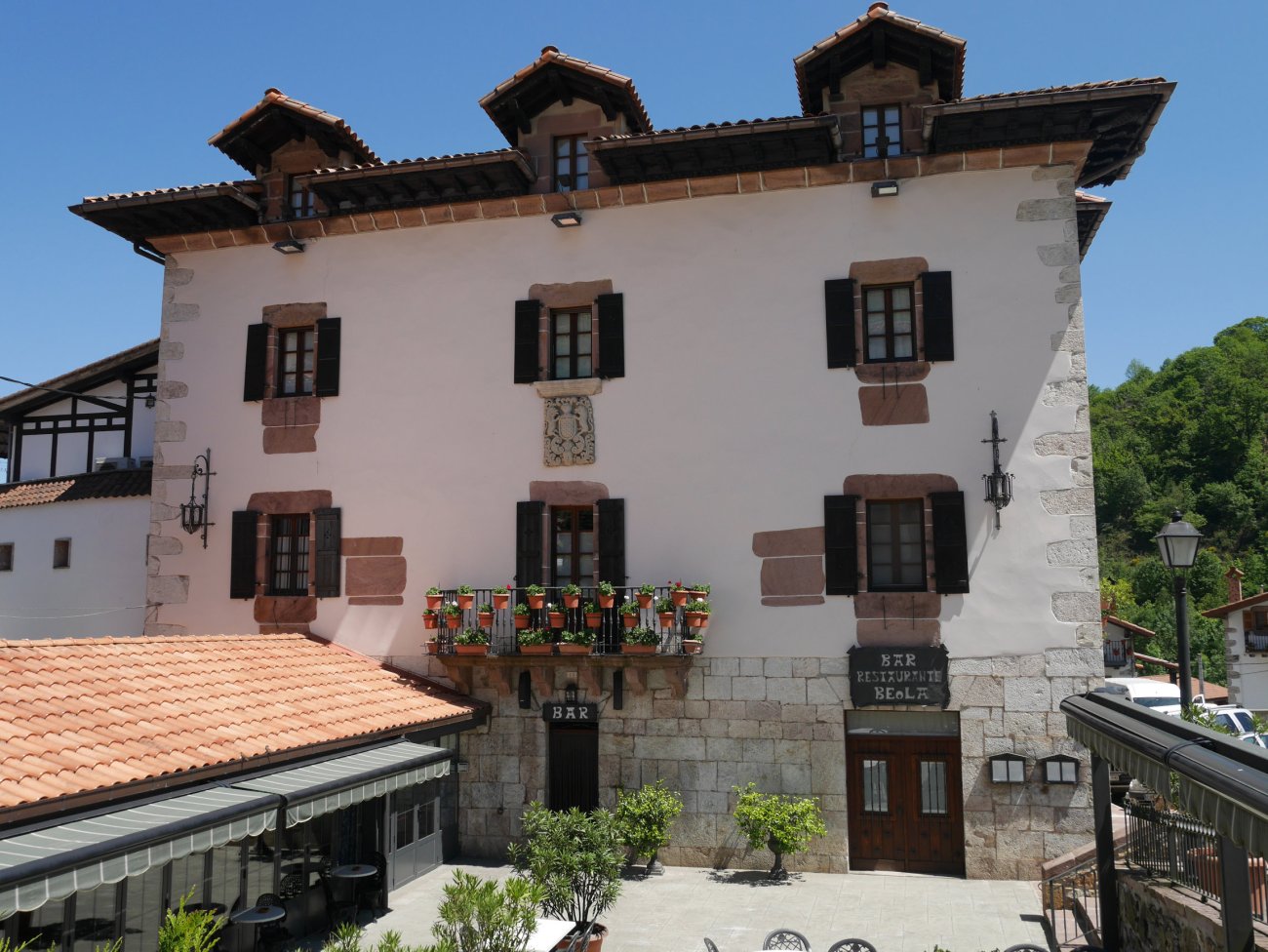 Galtzaga jauregia, Almandoz