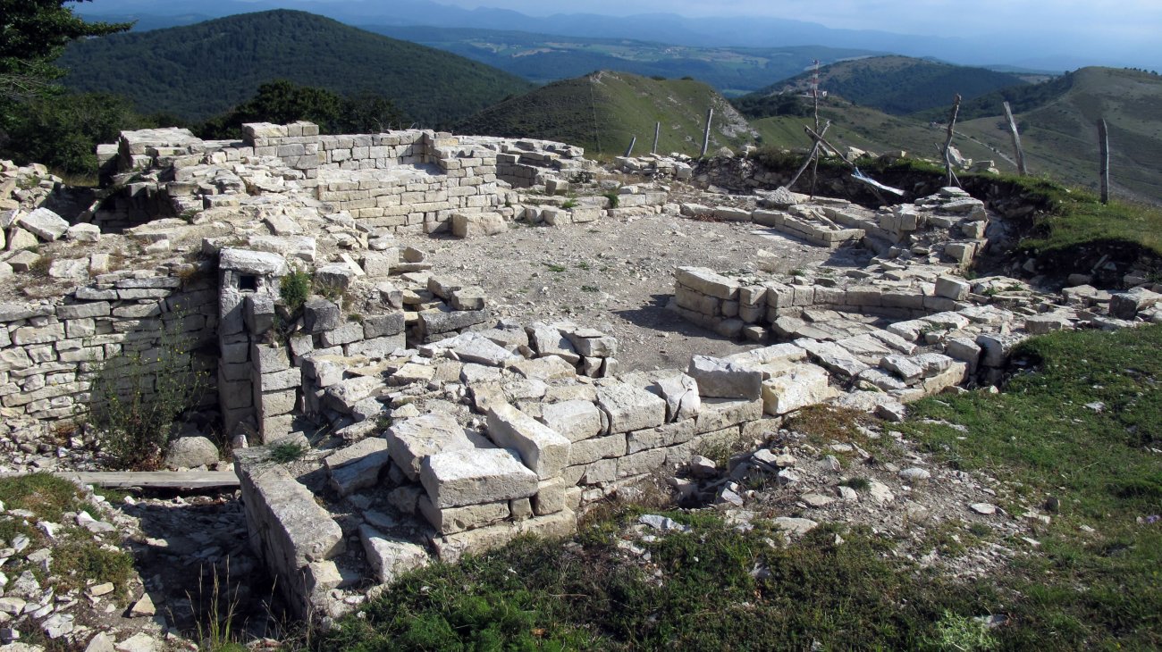 Doneztebe monastegia. Larunbe-Itza