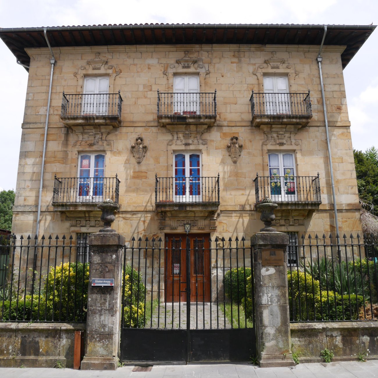 Esteibar-Arauna jauregia, Elorrio