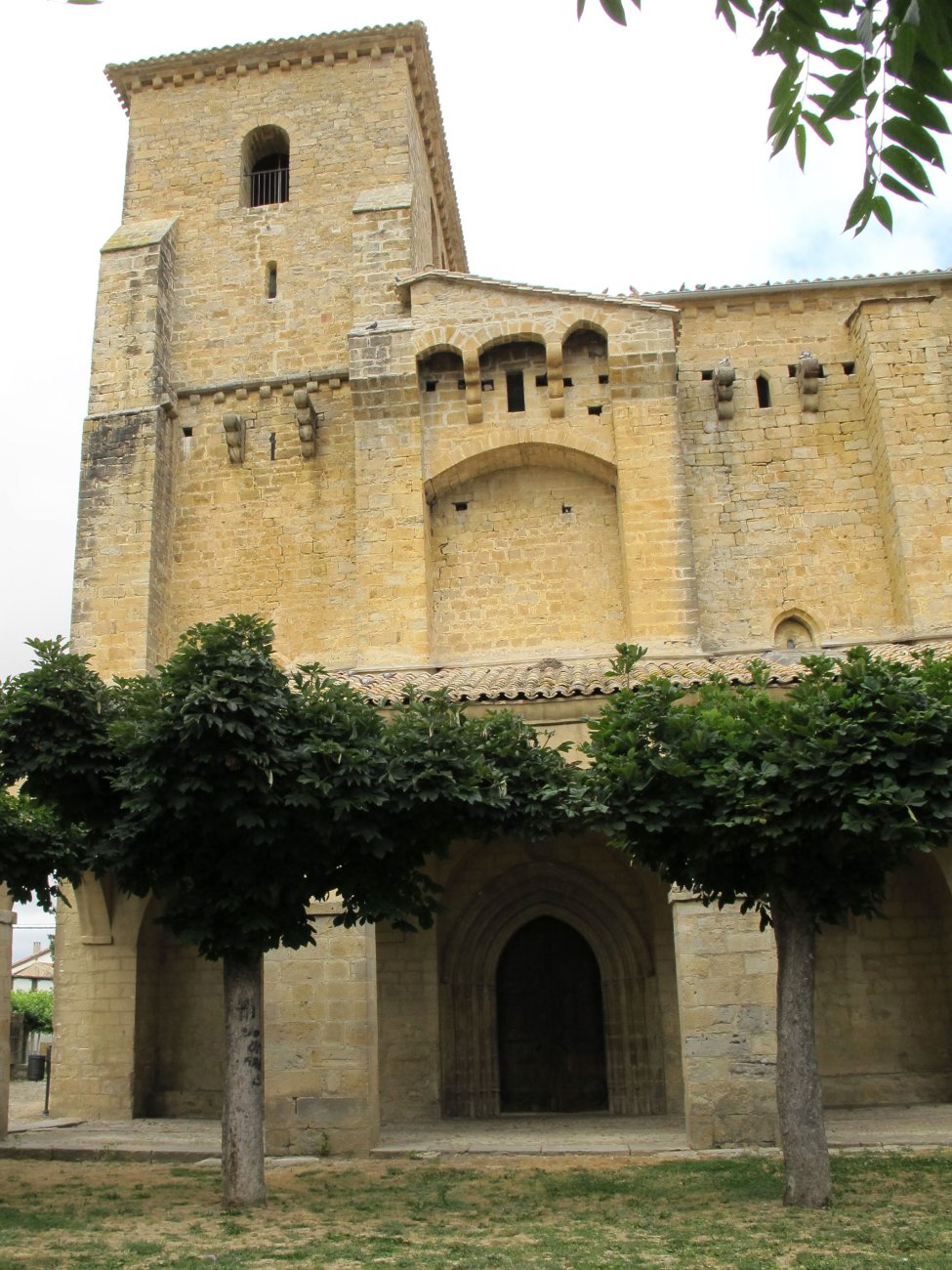 Asuncion eliza, Urrotz hiribildua