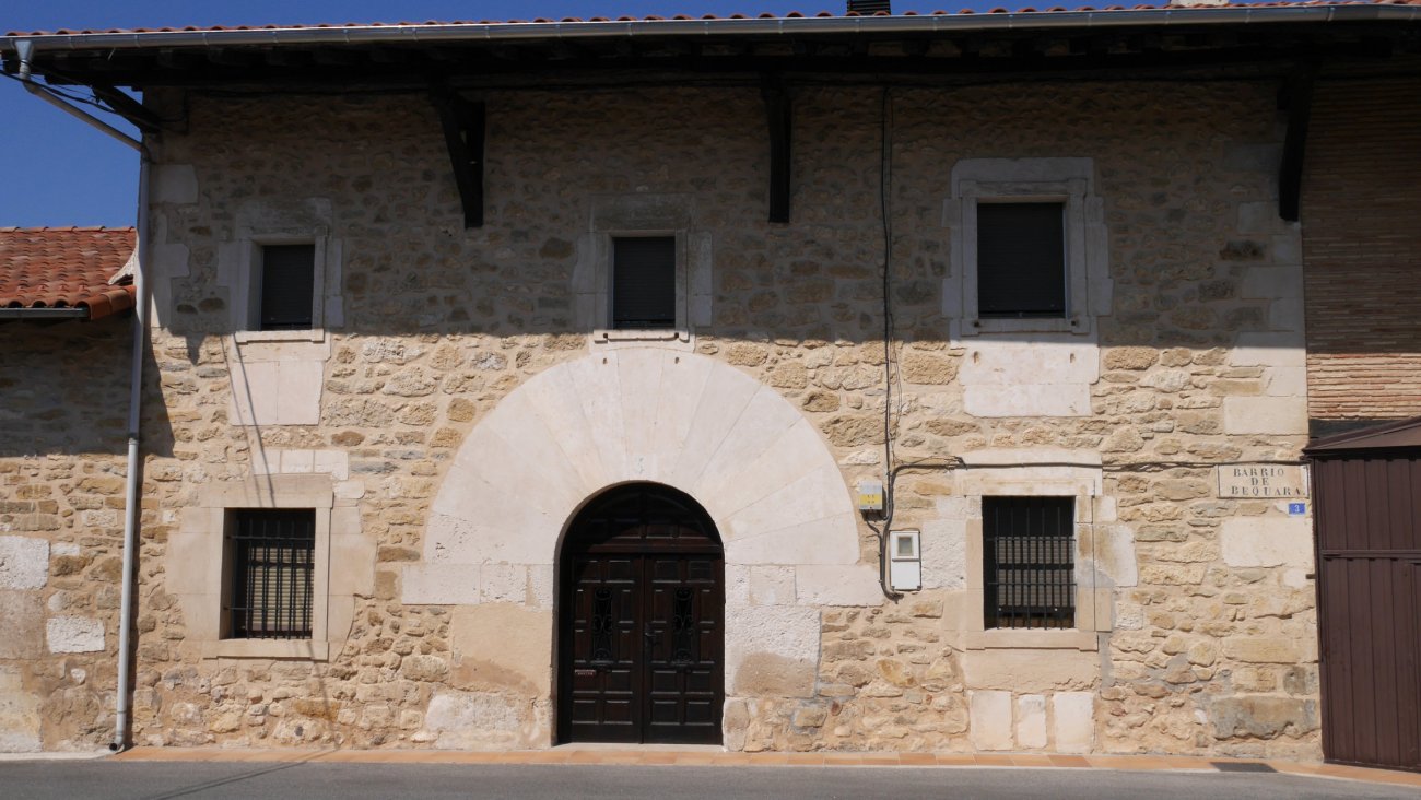 Etxea, Uribarri-Jauregi