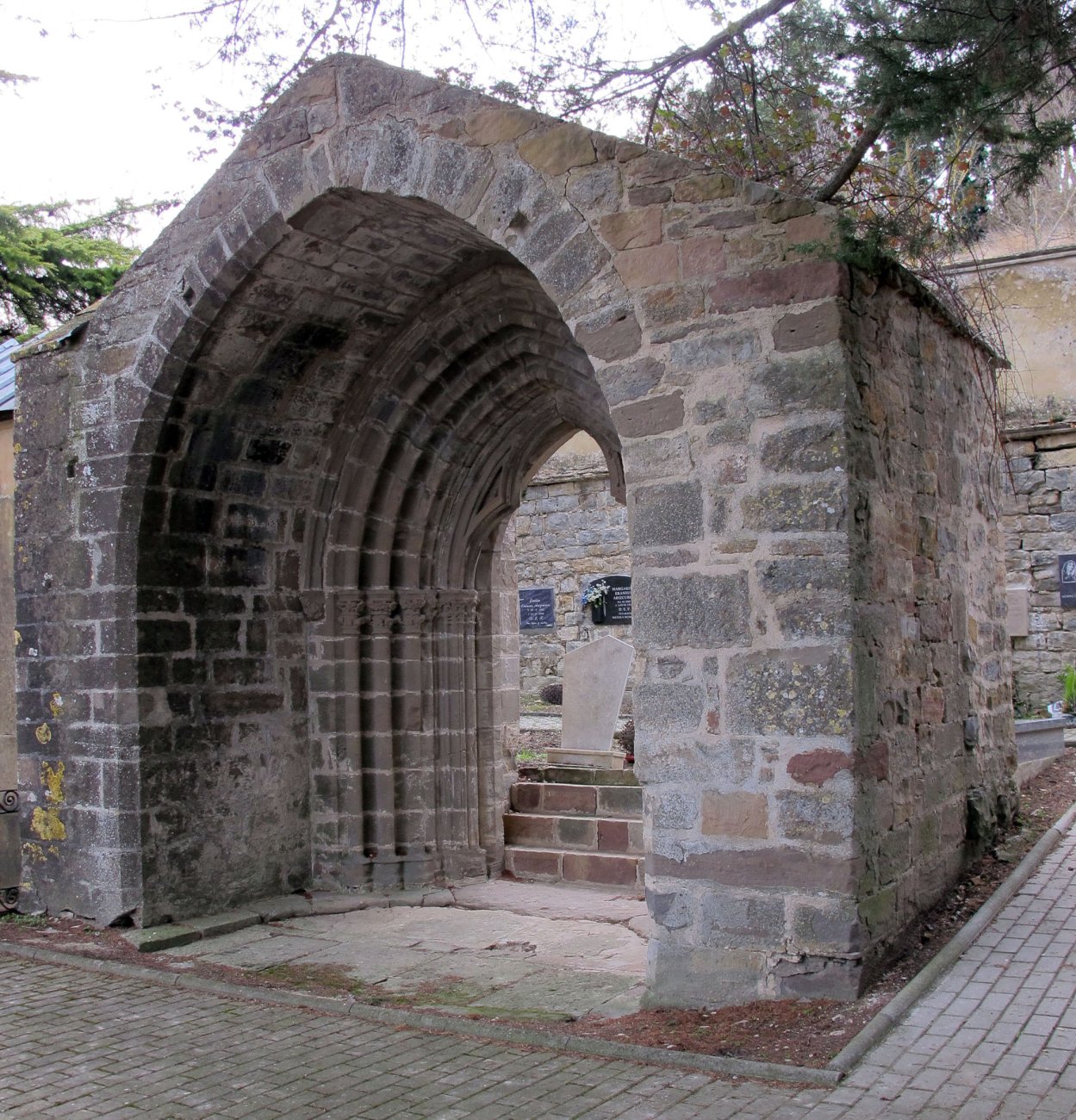 San Migel ermita, Elo