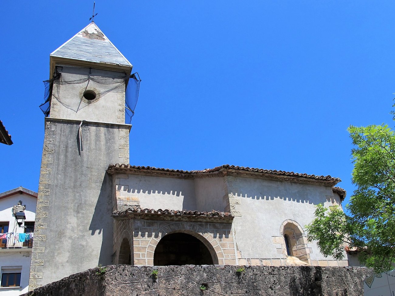 San Andres eliza, Hiriberri-Artzibar