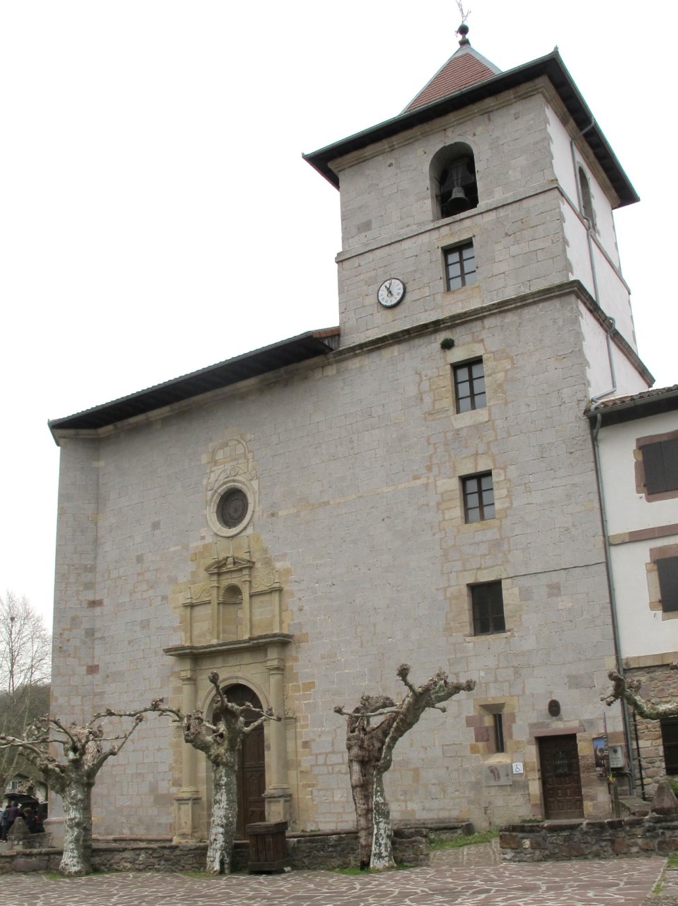 San Salvador eliza, Urdazubi