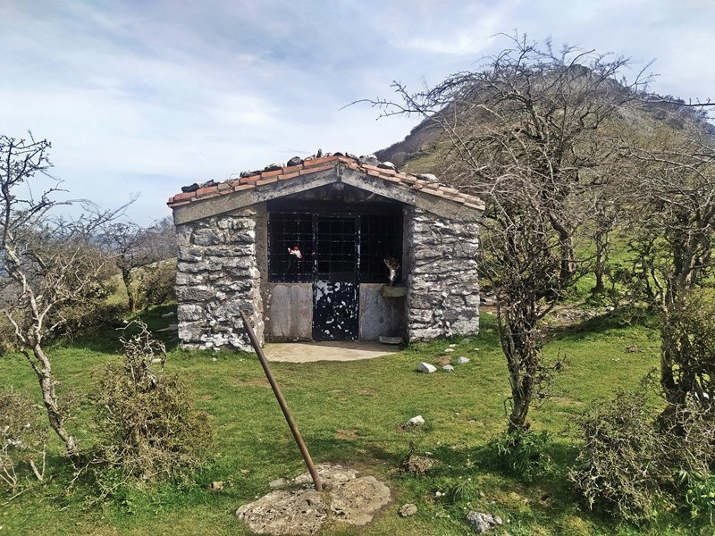 Santa Barbara Ermita Atxondon