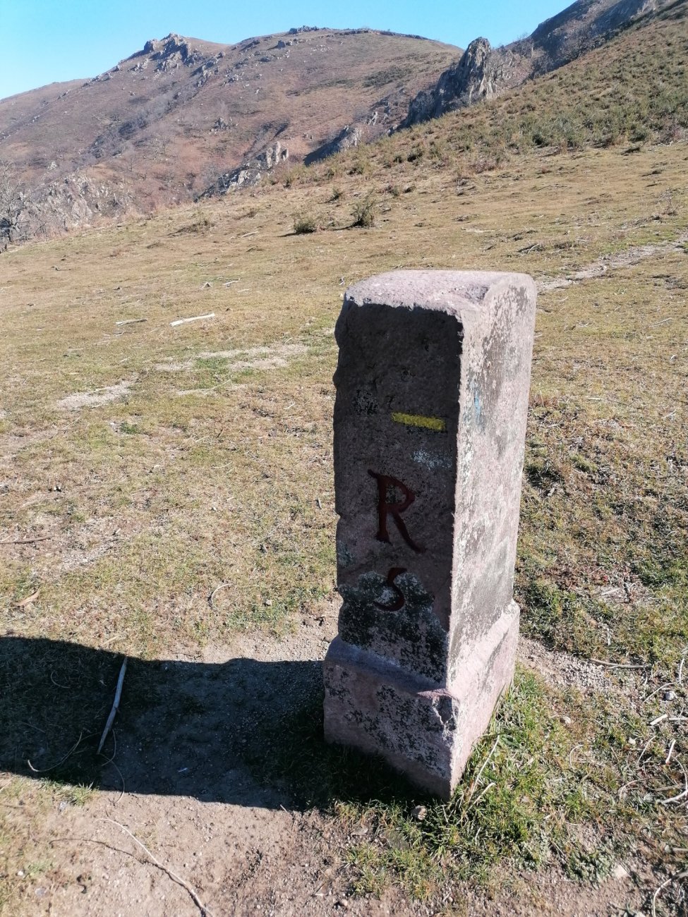 R5 mugarria Alkozpeko lepoan