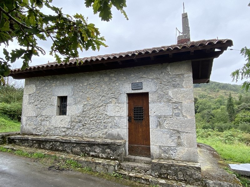 Karmengo Amabirjiña  Ermita. Gautegiz-Arteaga (Basetxeta)
