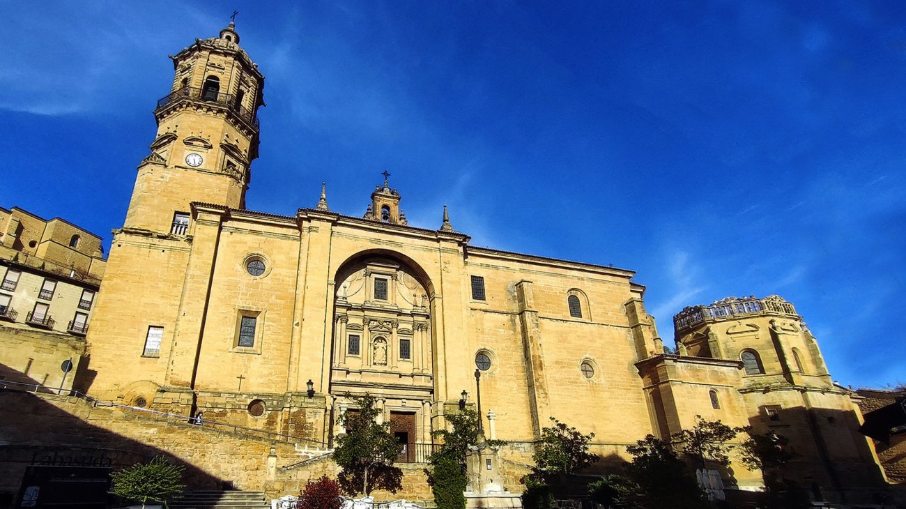 Bastidako Andra Maria eliza, Bastida
